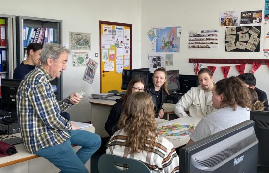 Regards d'Enfants au Lycée Yourcenar Erstein